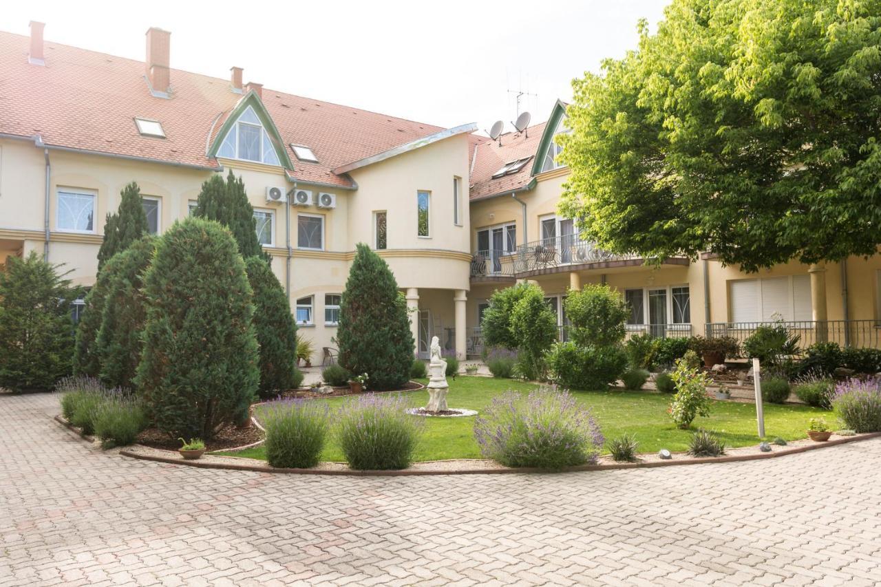 Hotel Harka Harkany Ngoại thất bức ảnh