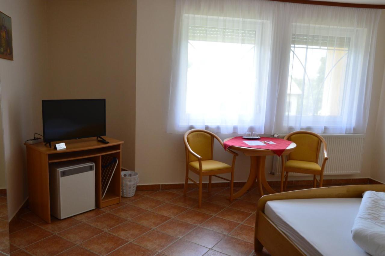 Hotel Harka Harkany Ngoại thất bức ảnh